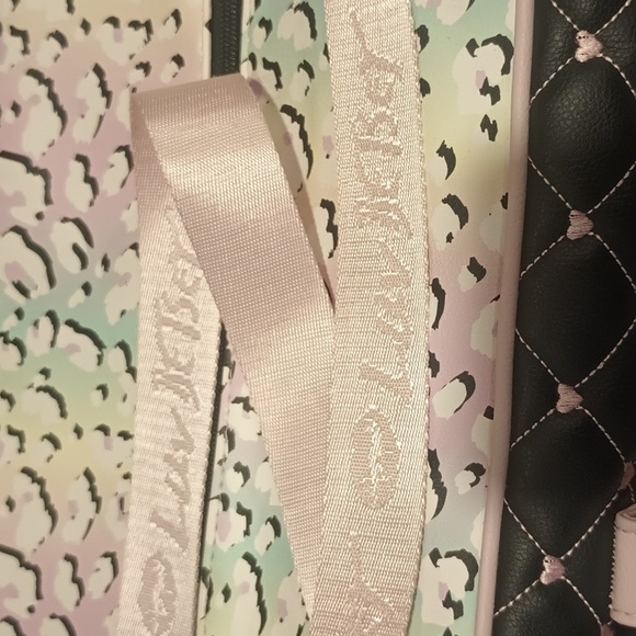 Betsey Johnson Travel Or Carry-on Bag - Picture 12 of 13